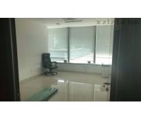 中坤广场写字楼中等装修422㎡