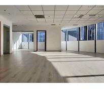 皇城国际中心写字楼精装修320㎡