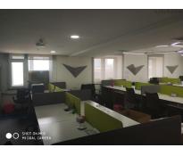 住总地产大厦写字楼中等装修1410㎡